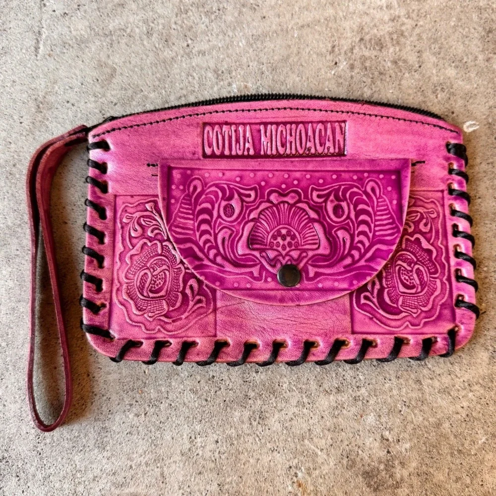 Hand Tooled COTIJA MICHOACAN Signed Leather Clutch Mexican Wallet Pink Wristlet